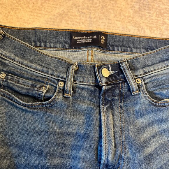 Abercrombie & Fitch Men's Signature Stretch  Athletic Straight Jean - Picture 2 of 13